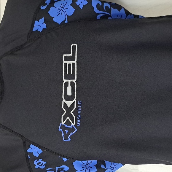 XCEL UV Shield Top M - Picture 2 of 7